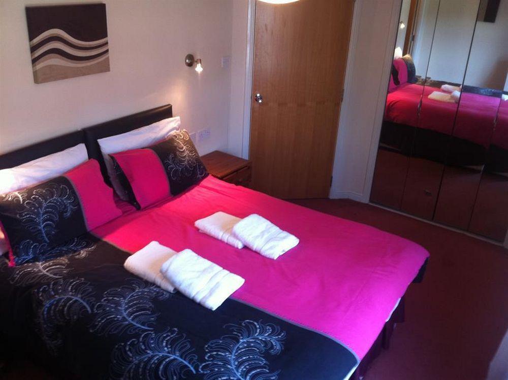 Lochend Serviced Apartments Edynburg Zewnętrze zdjęcie